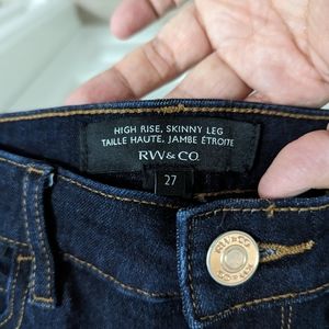 RW&CO size 27 Skinny jeans